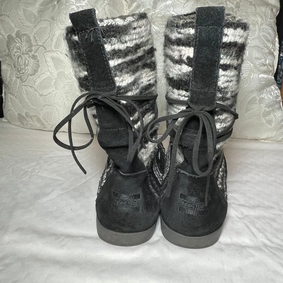TOMS Nepal Mixed Woven Fleece Lined Suede Moccasin Boots - Picture 5 of 10